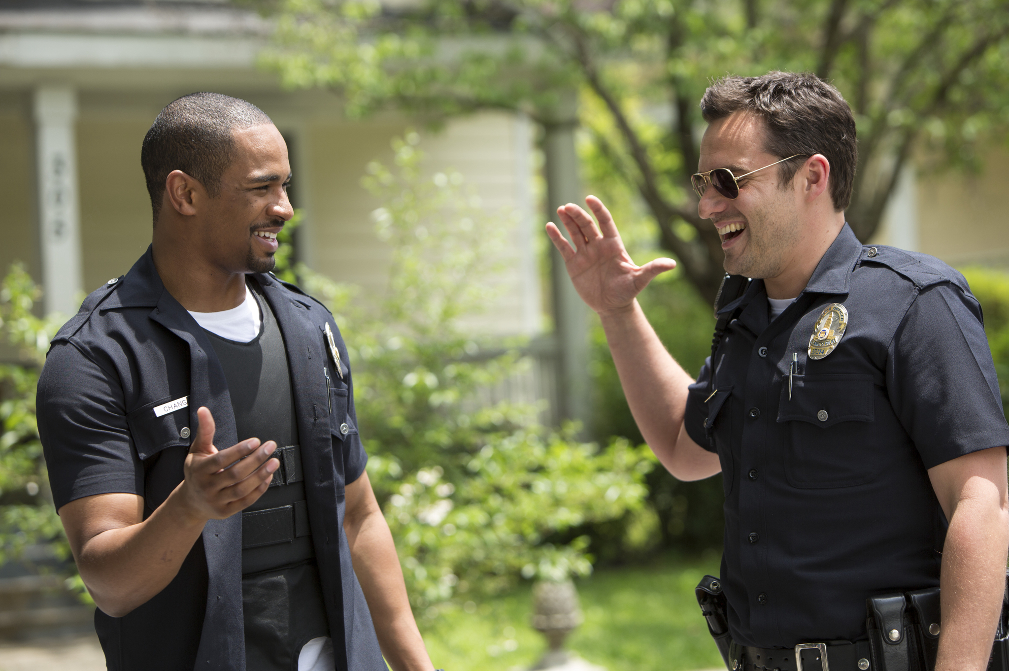 Xem Phim Let's Be Cops (Let's Be Cops)