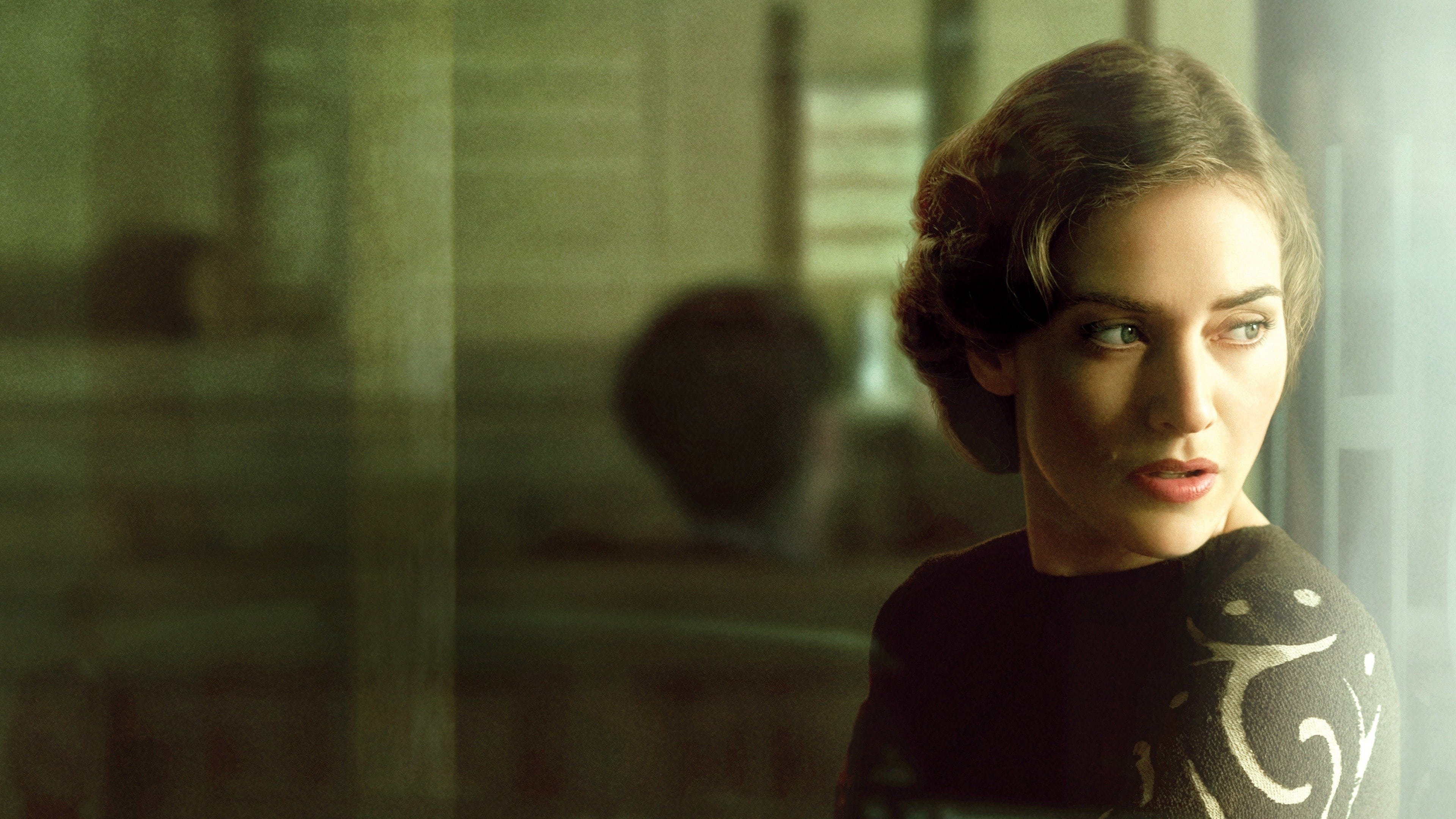 Banner Phim Mildred Pierce (Mildred Pierce)