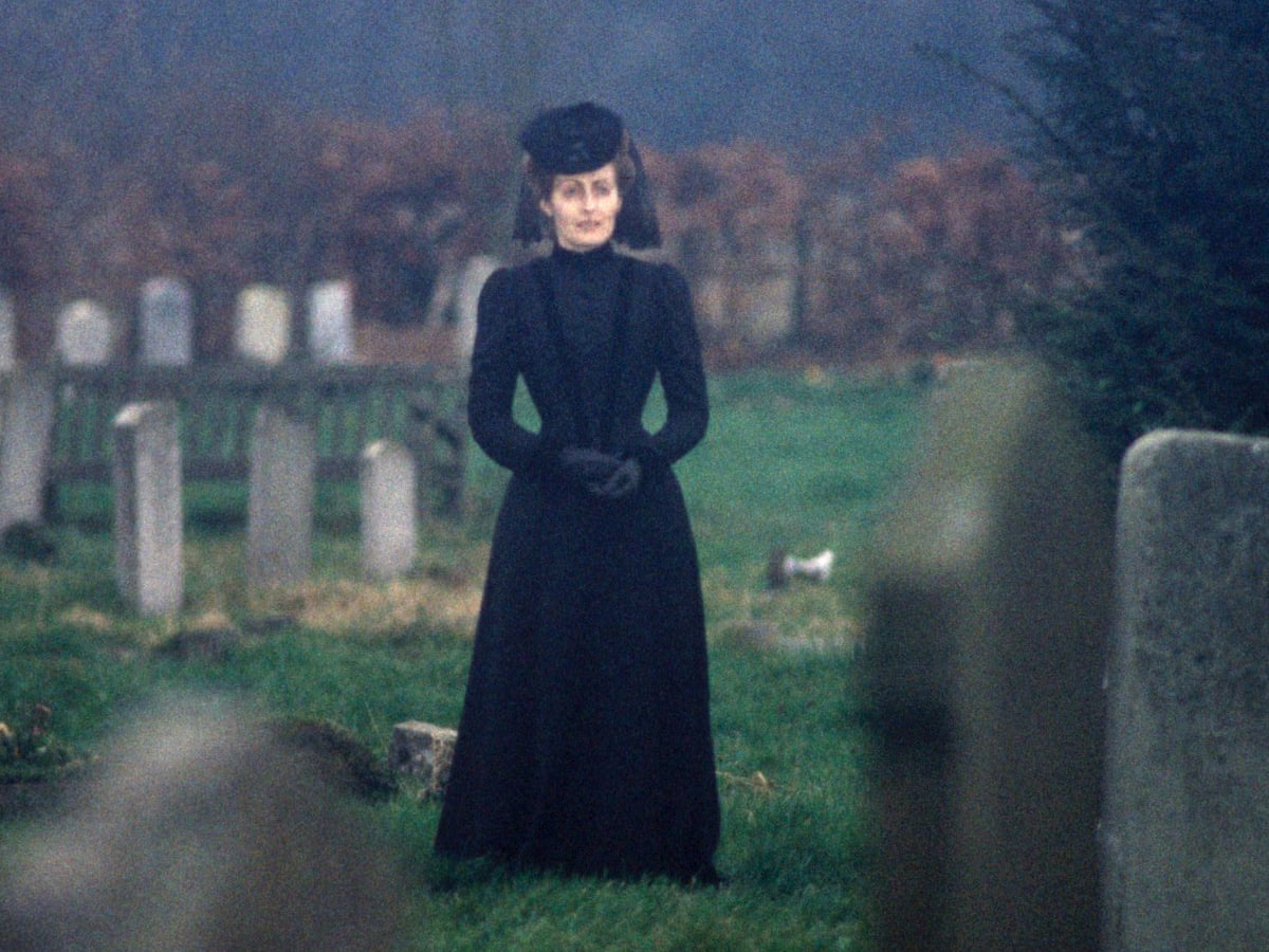 Xem Phim Người Đàn Bà Áo Đen (The Woman in Black)