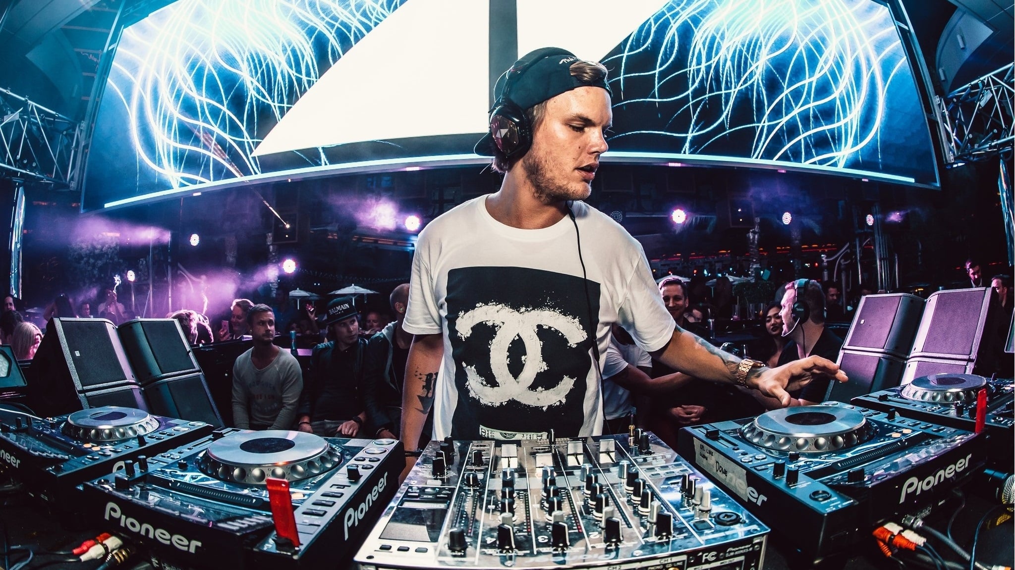 Xem Phim DJ Avicii và Những Câu Chuyện Có Thật (Avicii: True Stories)