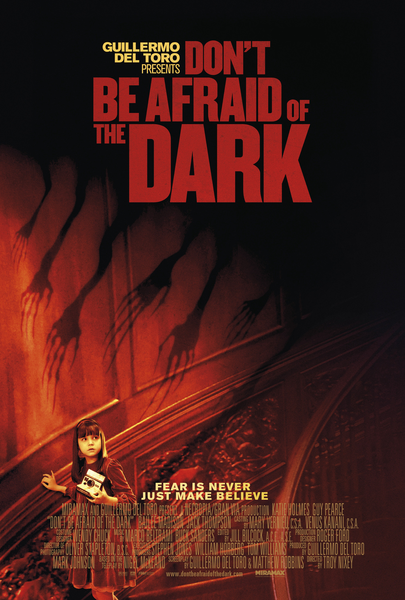 Poster Phim Đừng Sợ Bóng Tối (Don't Be Afraid of the Dark)