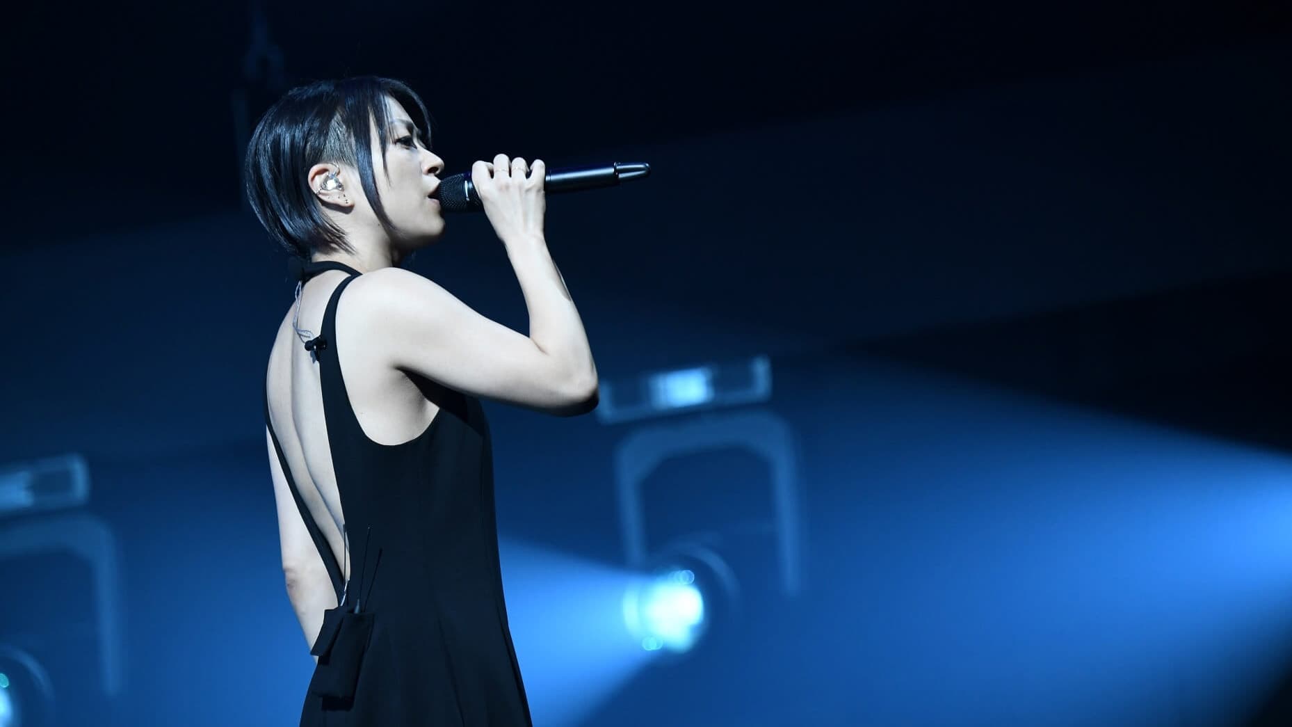 Xem Phim Hikaru Utada: Tiếng cười trong bóng tối 2018 (Hikaru Utada: Laughter in the Dark Tour 2018)