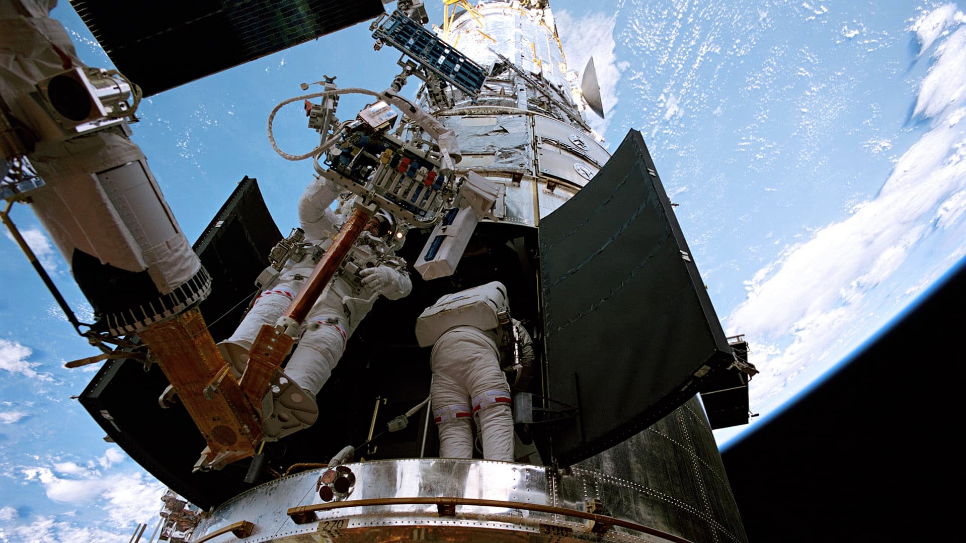 Poster Phim Không Gian Bí Ẩn (IMAX Hubble)