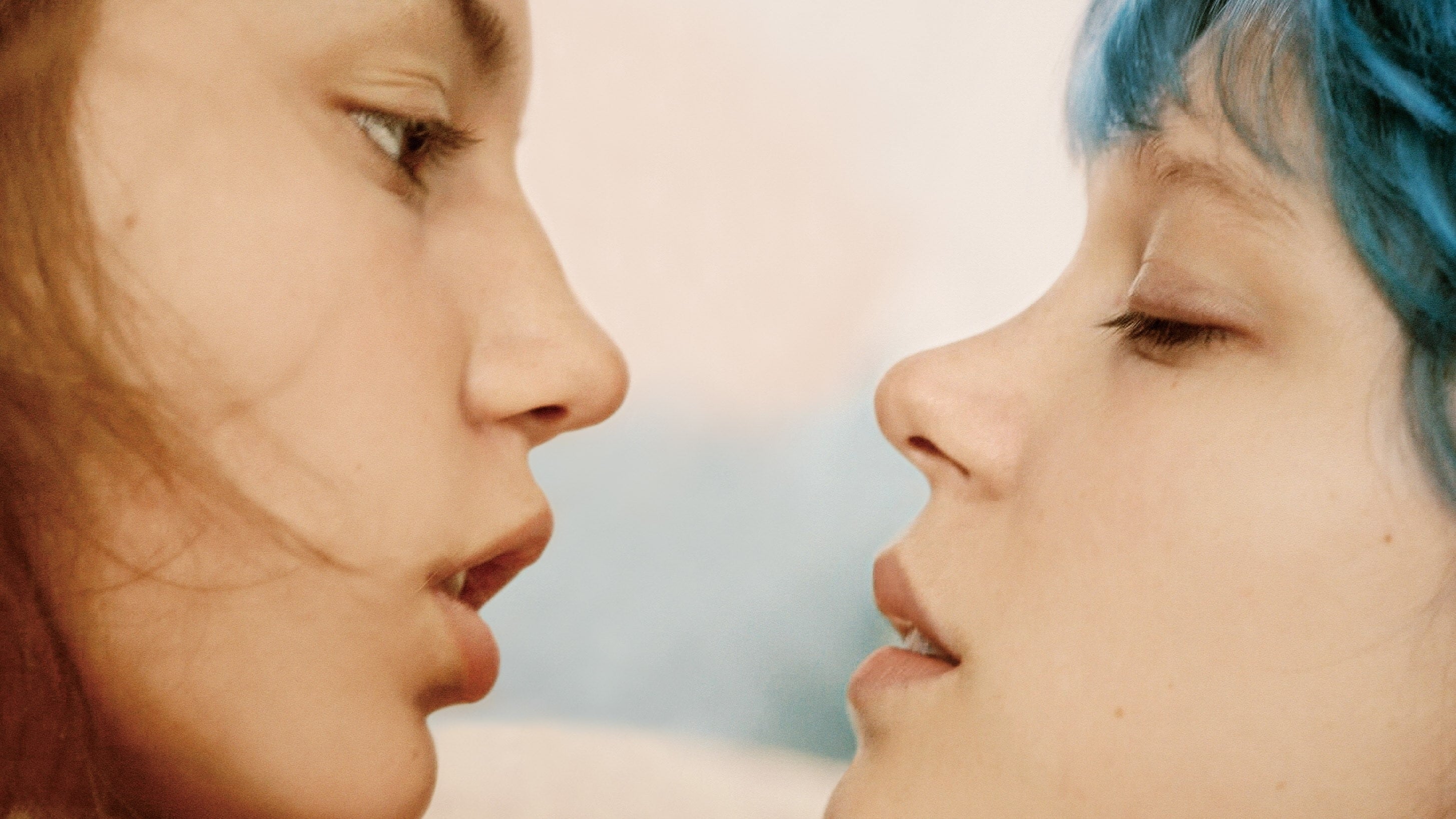 Poster Phim Màu Xanh Nồng Ấm (Blue Is the Warmest Color)